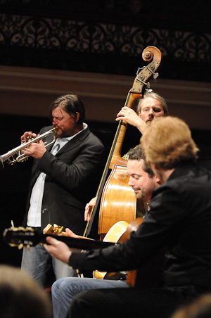 Daniel Lapp, Robin Nolan, Scott White, Chris Sartisohn, 2008 © Eric Porcher